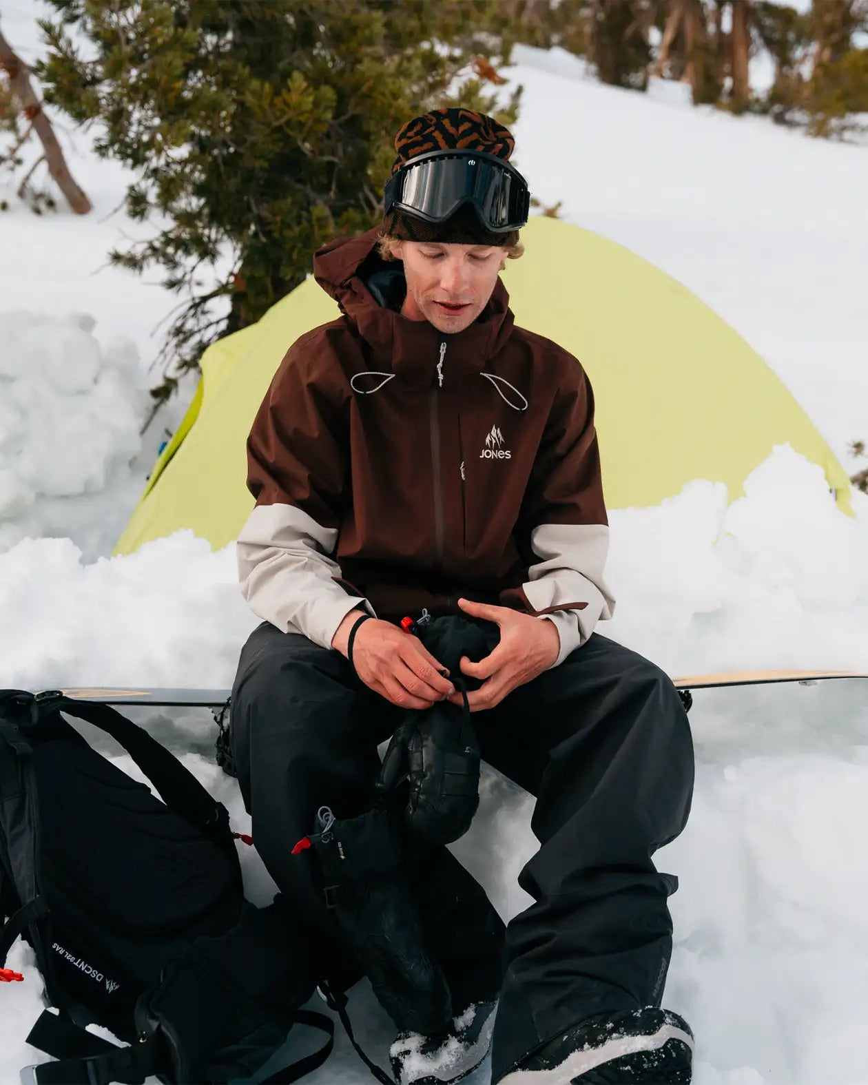 25-26 Men’s MTN Surf Recycled Jacket