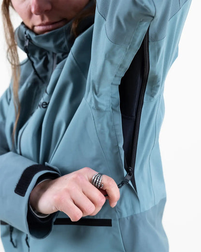 25-26 Women’s MTN Surf Recycled Jacket