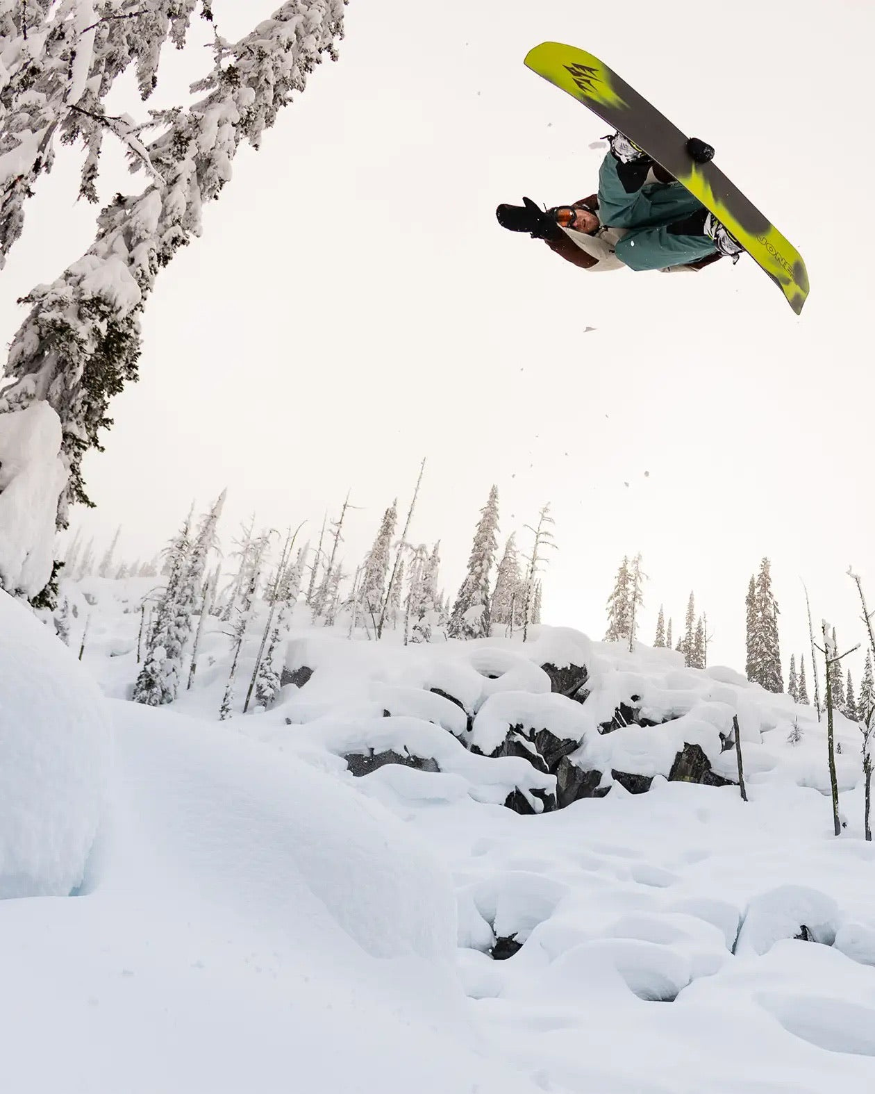 Jones Snowboards 25-26 Men's Howler – PICTURE SEASIDE STORE