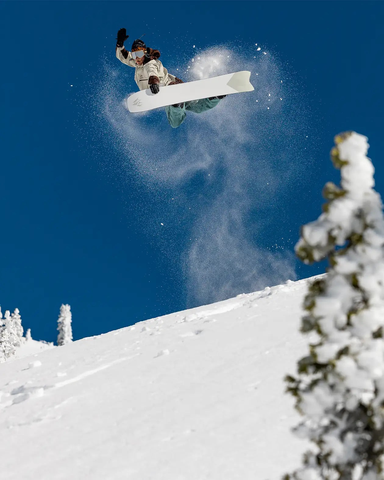 25-26 Hovercraft 2.0 Far East LTD