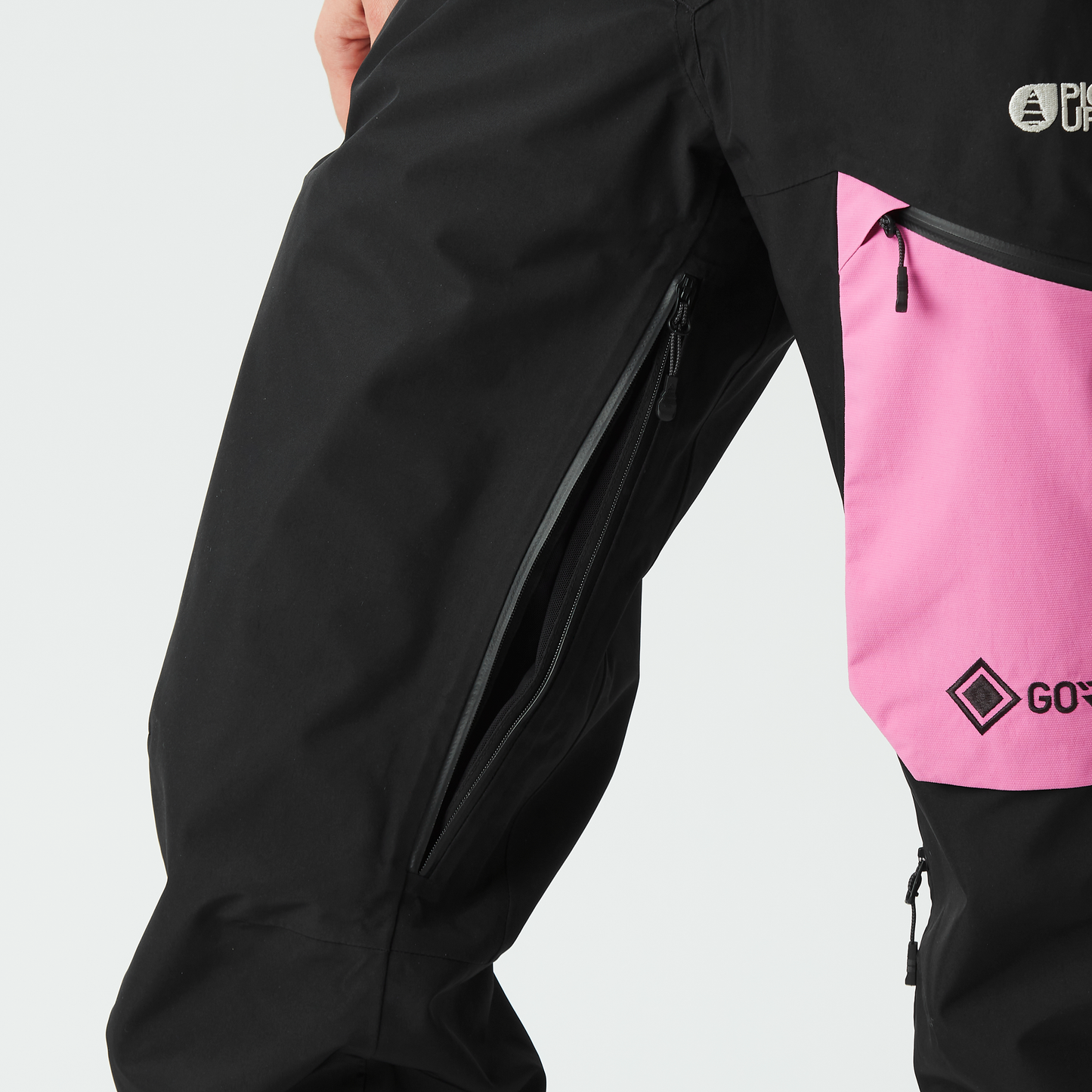 25FW EXA GORE TEX PANTS